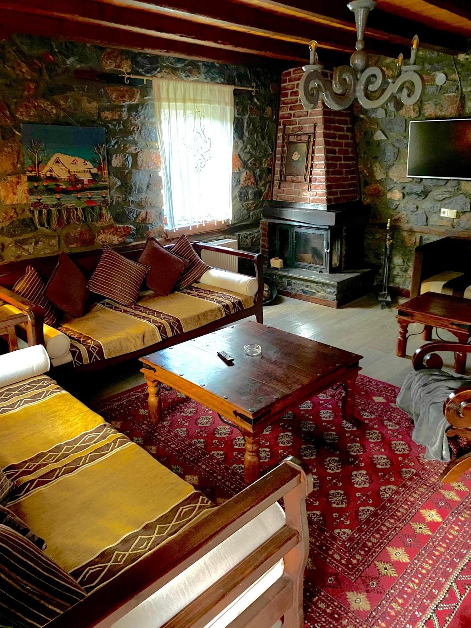 Chalet Asteras Tou Vorra ปาลีออส อากีออส อาตานาซีออส ภายนอก รูปภาพ