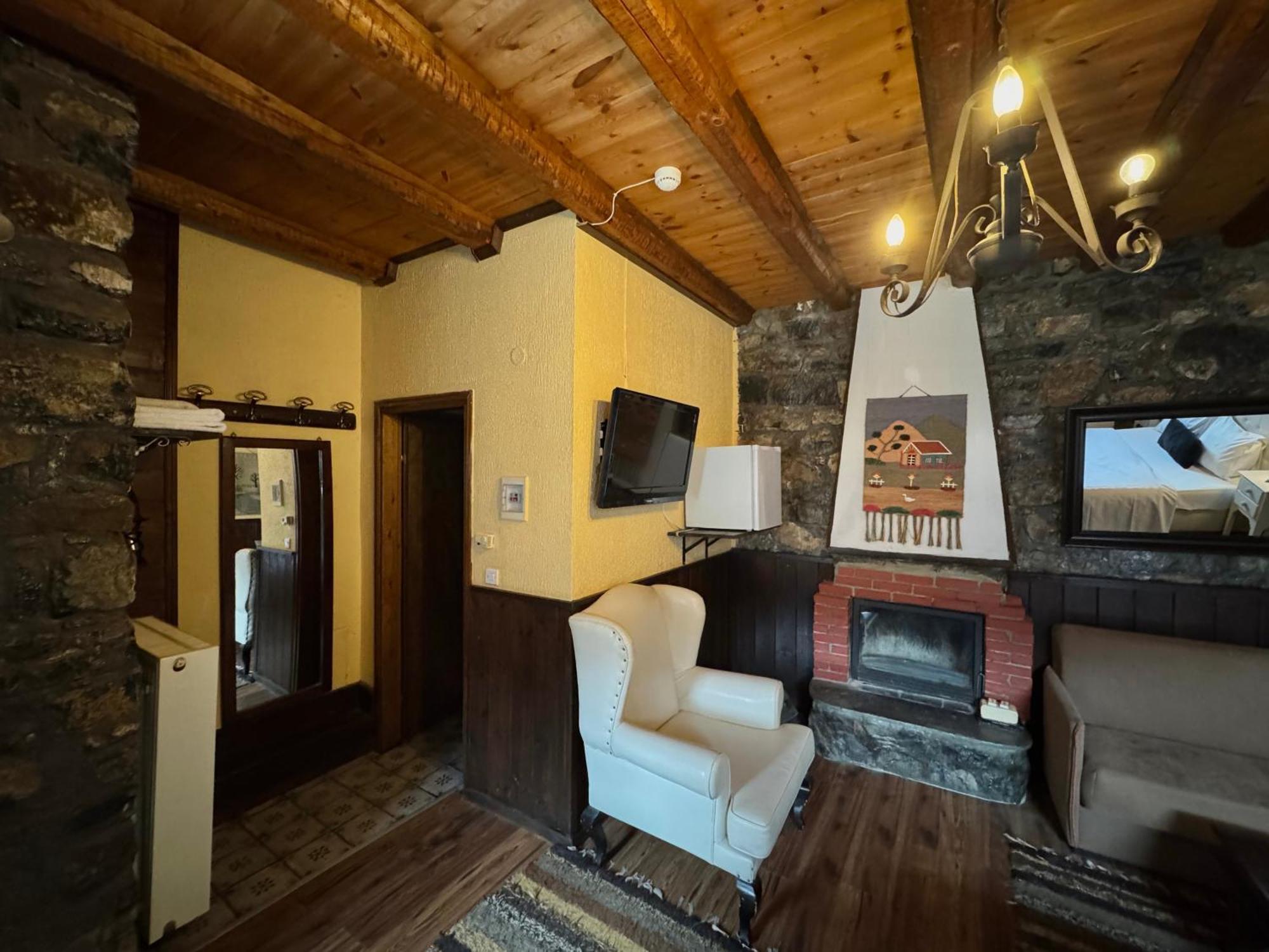 Chalet Asteras Tou Vorra ปาลีออส อากีออส อาตานาซีออส ภายนอก รูปภาพ